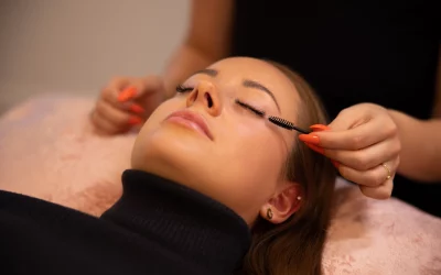 Aloe Vera pour des Cils et Sourcils Forts et Épais : Astuces et Sérums Recommandés